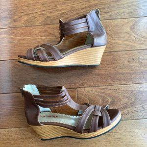 Bellawink Strappy Wedge Sandals
